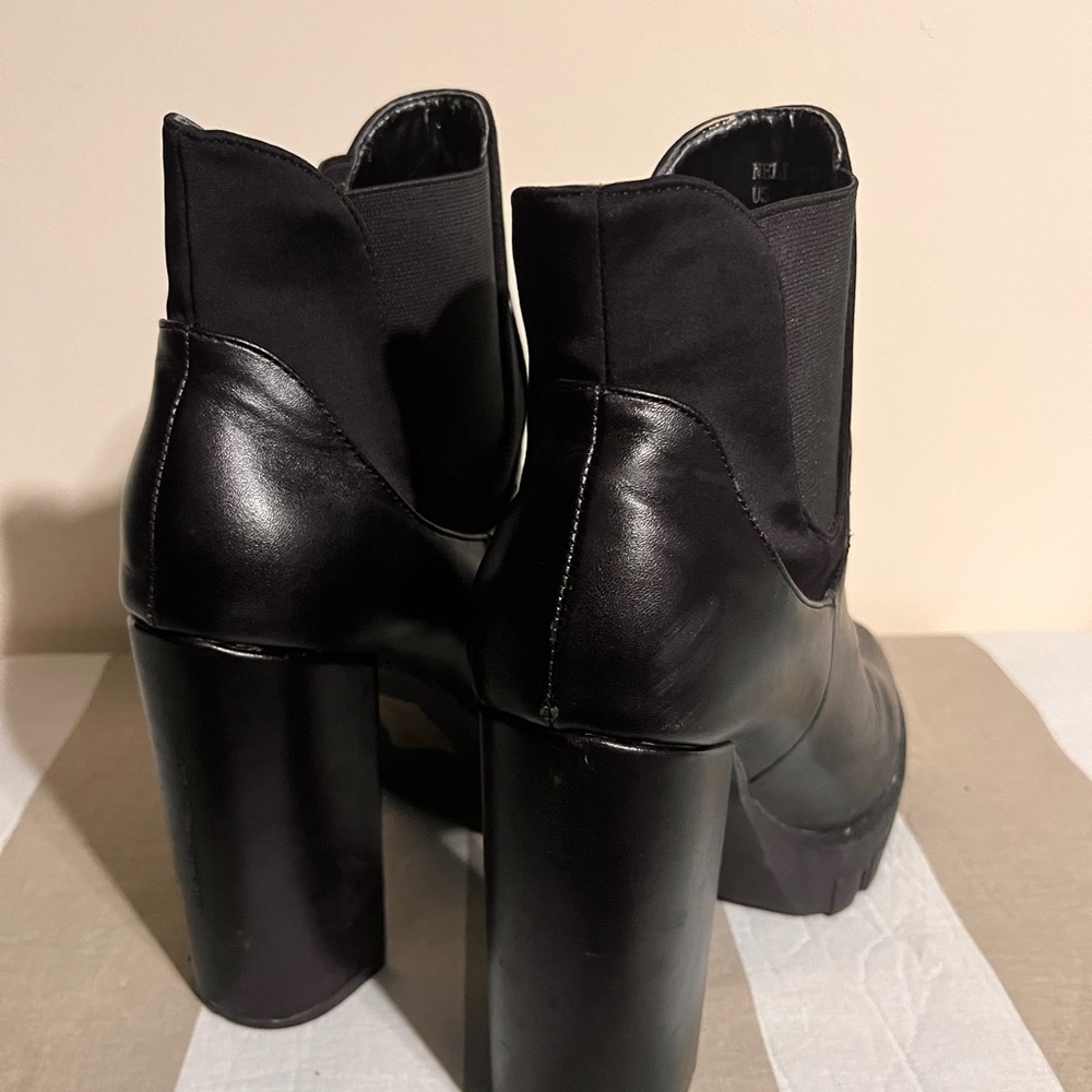 Source Unknown Black Heeled Boots - Picture 2 of 3